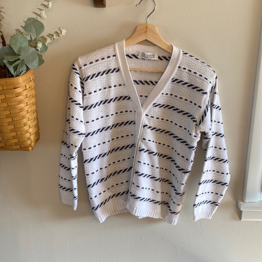 Vintage V-neck cardigan, cotton sweater. Fit sz small white textured navy blue